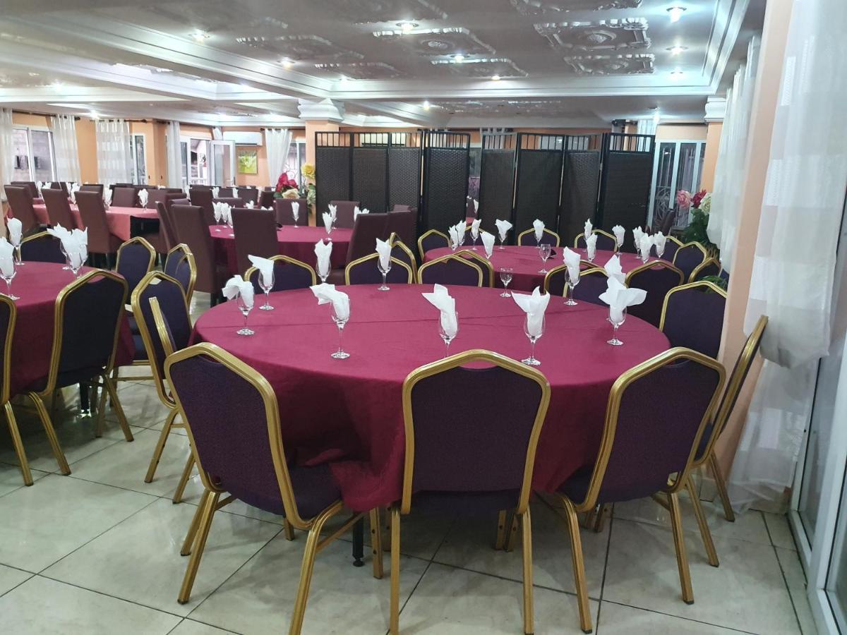 Hotel Imperial Libreville Buitenkant foto